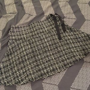 3/$10 ✨ Tweed skirt
